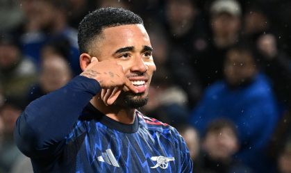 Líder, Arsenal encerra má fase na Premier League com goleada sobre Leeds