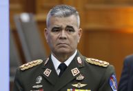 Ministro da Defesa venezuelano exige "retorno imediato" de Maduro e esposa