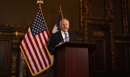 O governador de Minnesota, Tim Walz