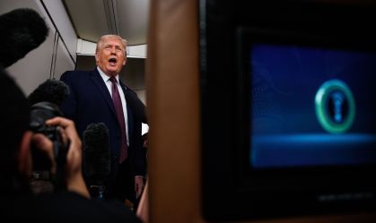 Trump diz que "Irã ligou para negociar"