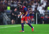 Barcelona: por que Eric Garcia joga de máscara?