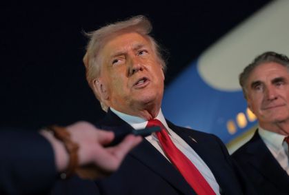 Trump ameaça ação "dura" contra Irã e avalia envio de segundo porta-aviões