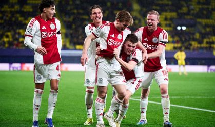 Oliver Edvardsen comemora após fazer gol da vitória do Ajax sobre o Villarreal
