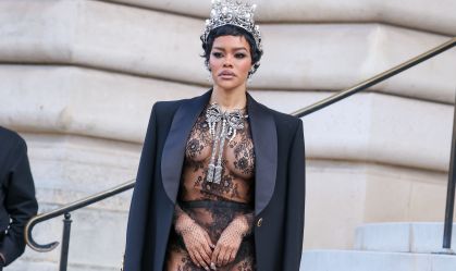 Schiaparelli abre Semana da Alta-Costura de Paris com "Agonia e Êxtase"