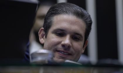 Imagem de destaque do post: Hugo defende emendas e "equilíbrio" em debate sobre escala 6x1