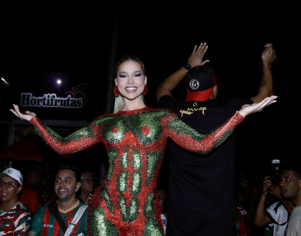 Virginia no ensaio da Grande Rio