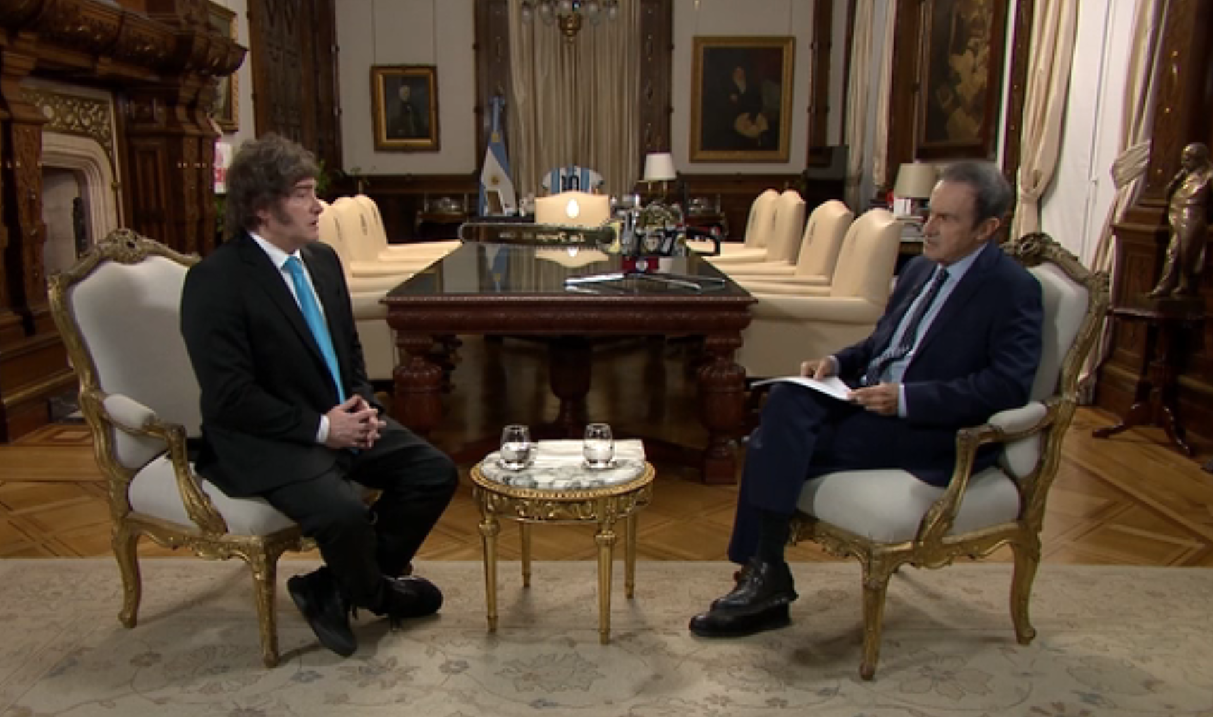 Javier Milei em entrevista exclusiva com âncora da CNN en Español Andrés Oppenheimer