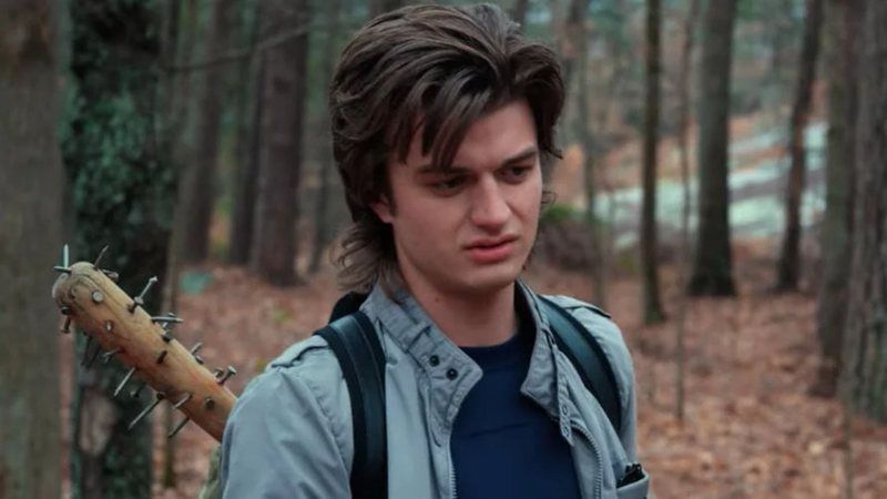 Joe Keery em "Stranger Things" • Reprodução/ Netflix// Divulgação/ Warner Bros. Pictures