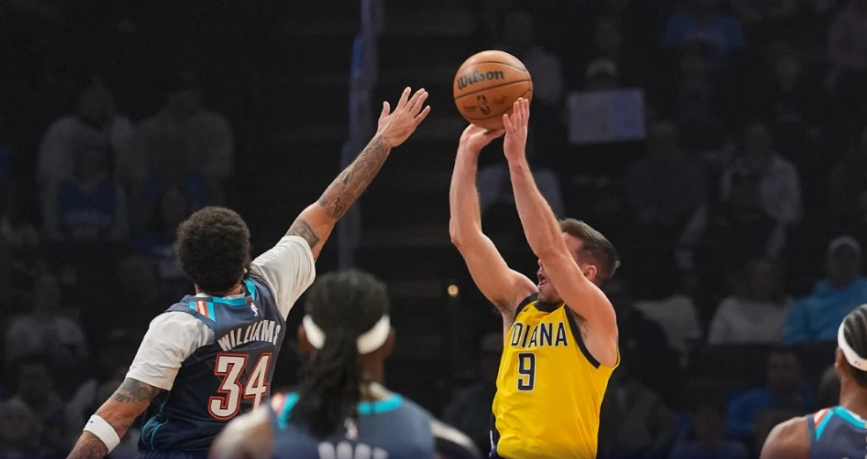 Jogadores do Pacers e Thunder em ação na NBA