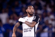 Corinthians estuda rescindir contrato de Martínez após retorno com lesão