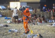 RJ: 1.250 toneladas de lixo são recolhidos pela Comlurb no Réveillon