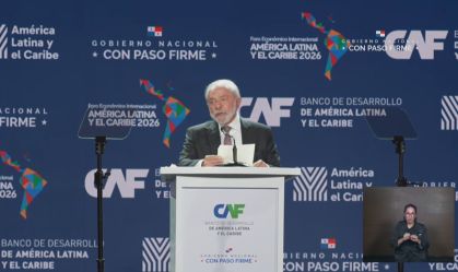 Lula faz críticas aos EUA e fala sobre desunião na América Latina em fórum