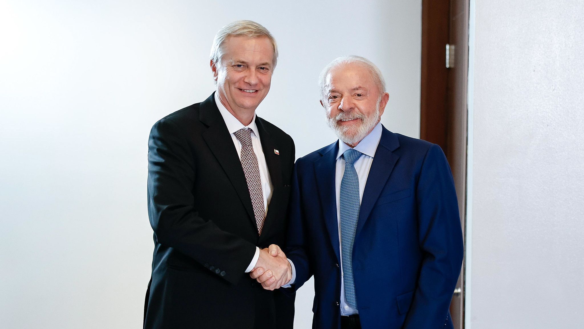 Lula se reúne com presidente eleito do Chile José Antonio Kast na Cidade do Panamá