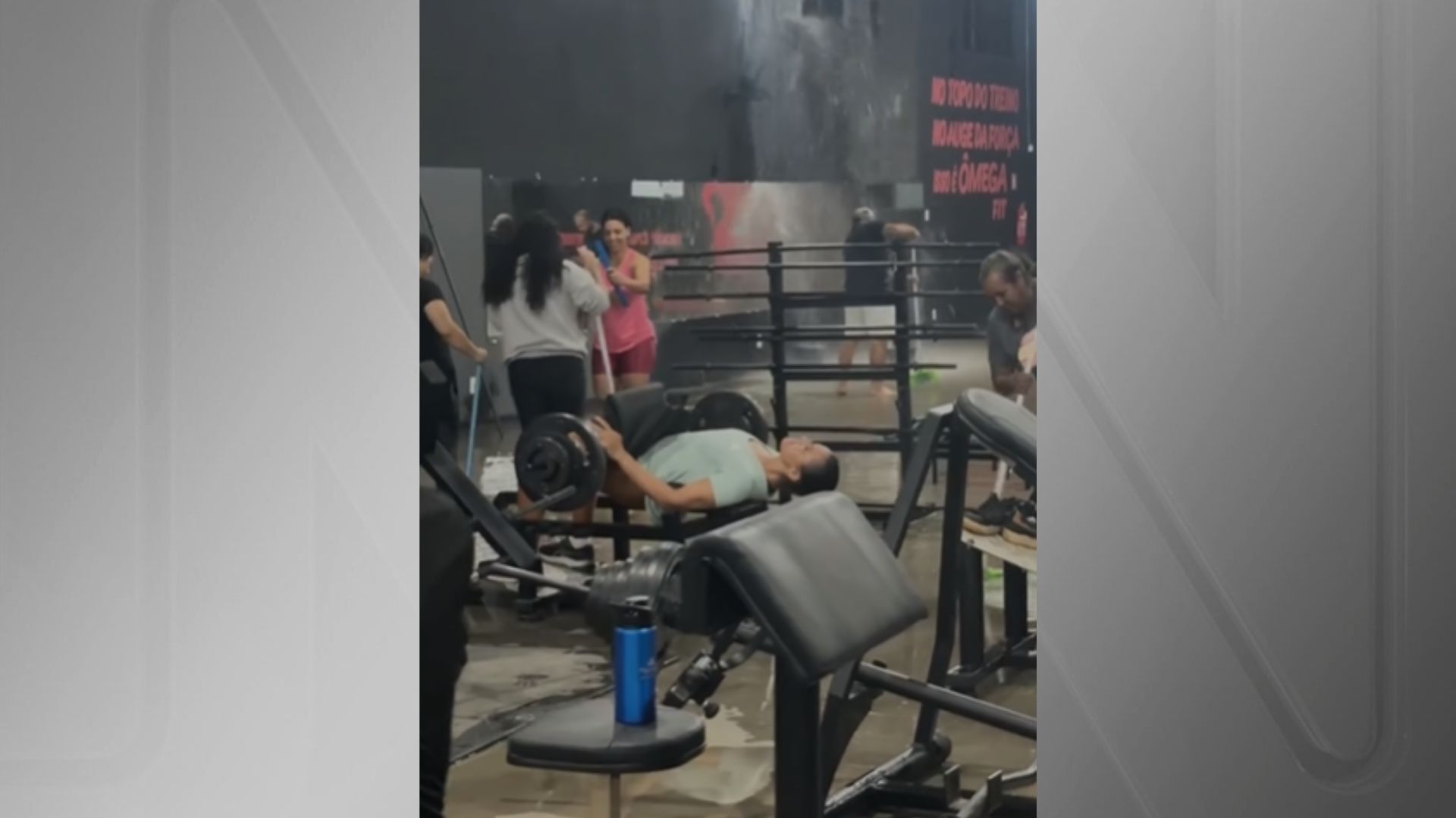 Academia alagada