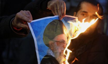 "Irã nunca esteve tão fraco", diz Américo sobre atual cenário no país persa