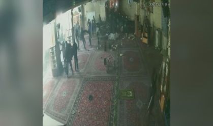 Mesquita Abuzar é vandalizada em meio a protestos em Teerã