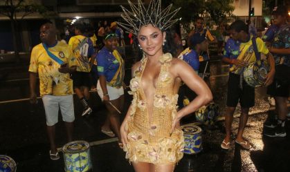 Mileide no ensaio de rua da Unidos da Tijuca, no Rio