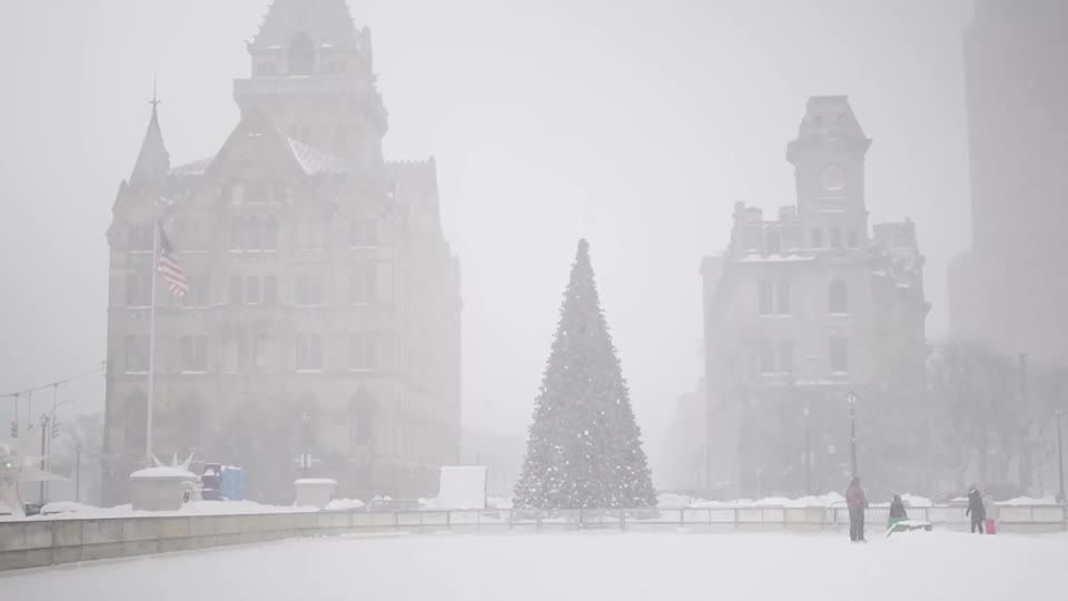 Tempestade de inverno despeja neve no centro do estado de Nova York