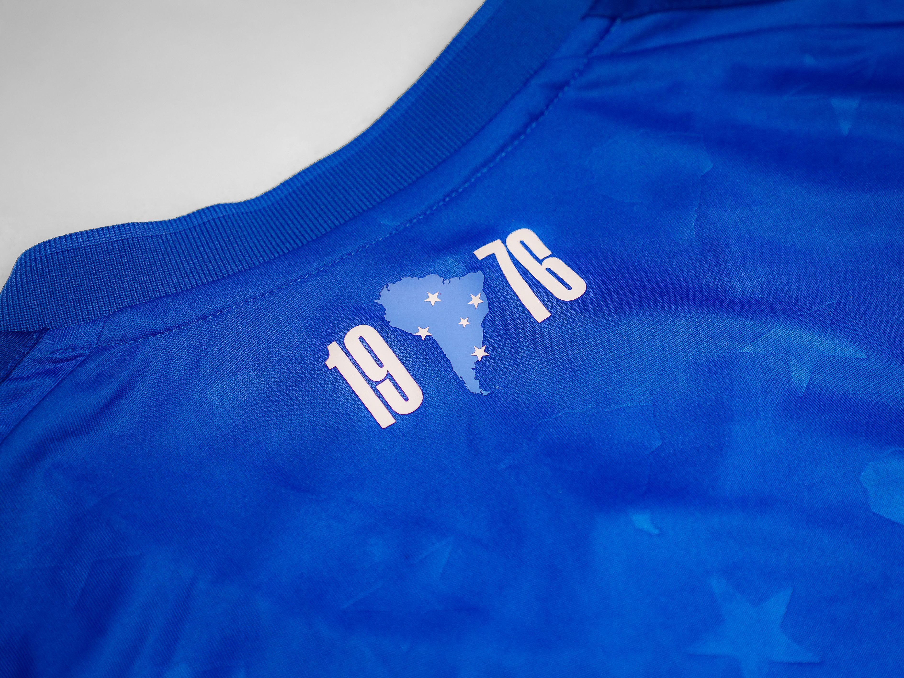 Nova camisa do Cruzeiro celebra cinquentenário