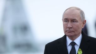 Arquivos revelam que Jeffrey Epstein queria se encontrar com Vladimir Putin