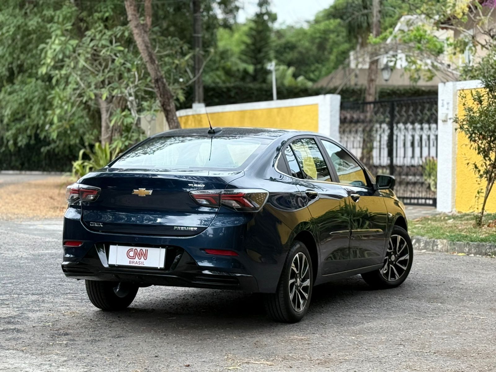 Traseira do Onix Plus Premier • Rodrigo Barros/CNN