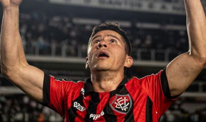 Ídolo do Vitória, Osvaldo terá contrato renovado aos 38 anos