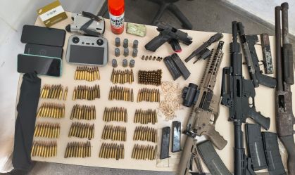 Fuzis e drogas apreendidas no sul da Bahia