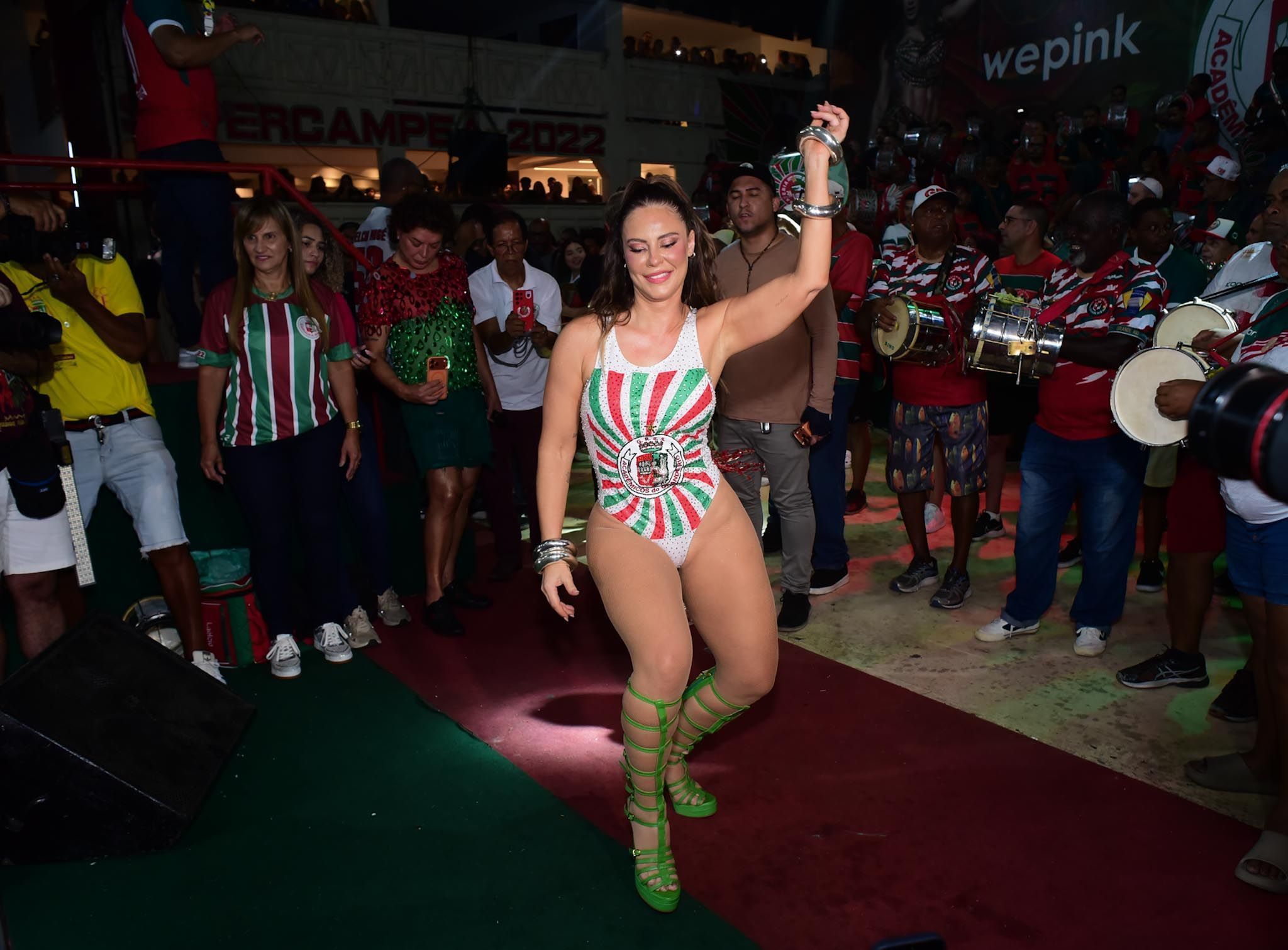 Paolla Oliveira no ensaio da Grande Rio