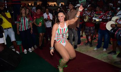 Paolla Oliveira retorna à Grande Rio e é ovacionada pela comunidade