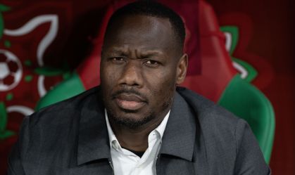 Técnico do Senegal é vaiado por jornalistas e abandona coletiva de imprensa