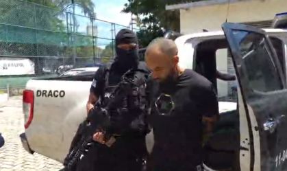 Polícia prende suspeitos e apreende armas em operação na zona oeste do RJ