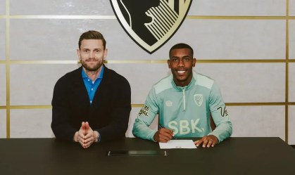 Bournemouth anuncia Rayan