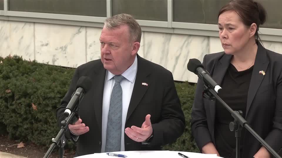 Representantes da Dinamarca e da Groenlândia tiveram uma "discussão franca, mas também construtiva" com autoridades dos EUA.