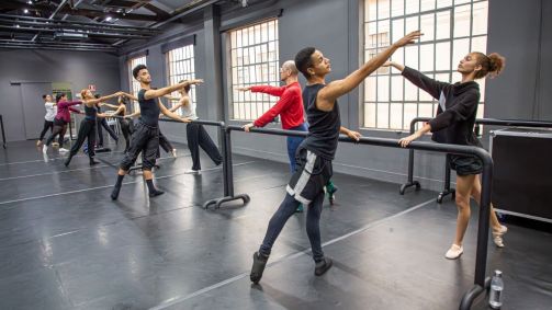 Alunos da São Paulo Escola de Dança, na Luz,0