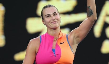 N°1, Sabalenka supera jovem promessa e chega à semi do Australian Open