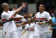 Com gol olímpico, São Paulo vence Maruinense pela Copinha