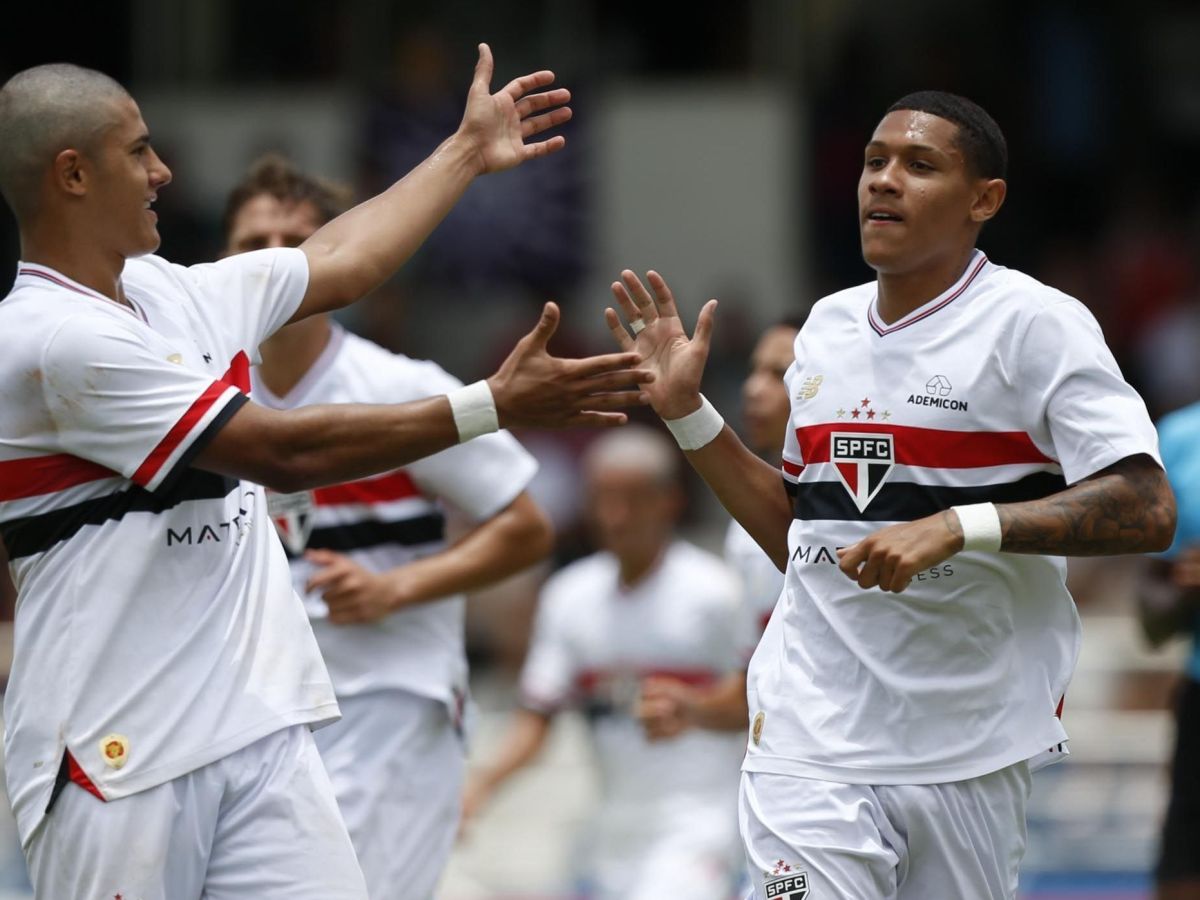 São Paulo brilha na Copinha, domina Independente e mantém 100% de aproveitamento na fase de grupos