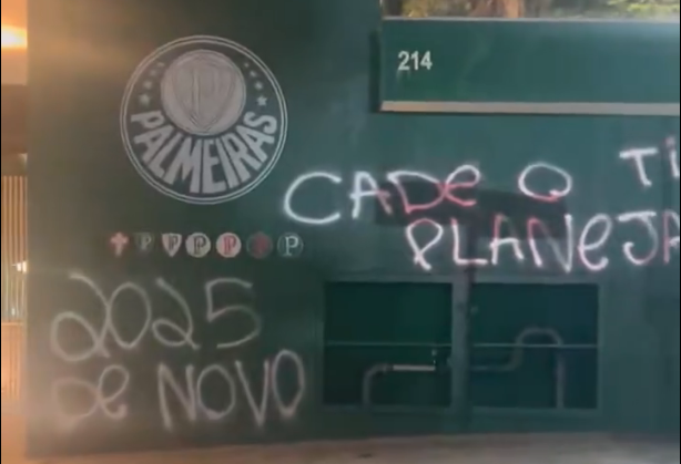 Sede do Palmeiras, na Barra Funda, foi vandalizada após derrota