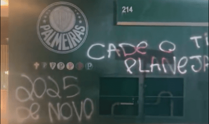 Sede do Palmeiras é pichada após derrota por 4 a 0 contra o Novorizontino