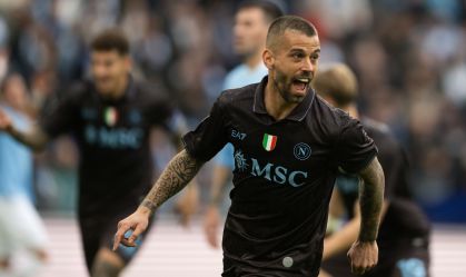 Napoli vence Lazio e segue na cola do líder do Campeonato Italiano