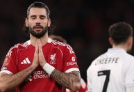 Szoboszlai brilha e falha, mas Liverpool goleia Barnsley e avança na FA Cup