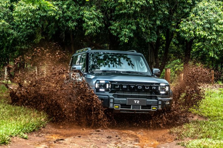 Jetour T2: SUV híbrido tem três motores e tração 4x2 • Divulgação