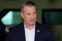 Juiz dos EUA ordena que chefe do ICE compareça a tribunal e ameaça prisão