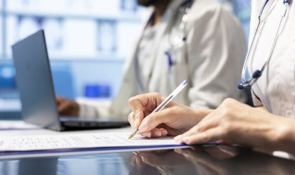 Atestados médicos em papel seguem válidos em todo o país, diz CFM