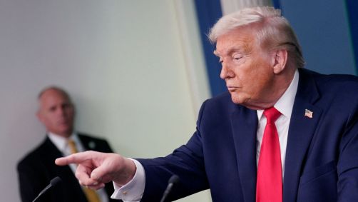 Trump participa de um briefing à mídia para marcar o primeiro ano de seu segundo mandato