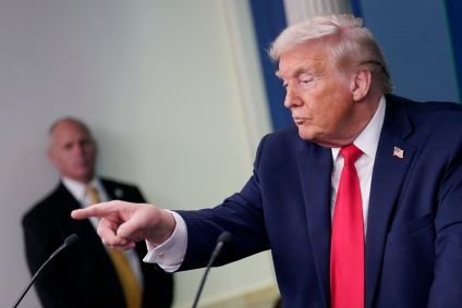 Trump participa de um briefing à mídia para marcar o primeiro ano de seu segundo mandato