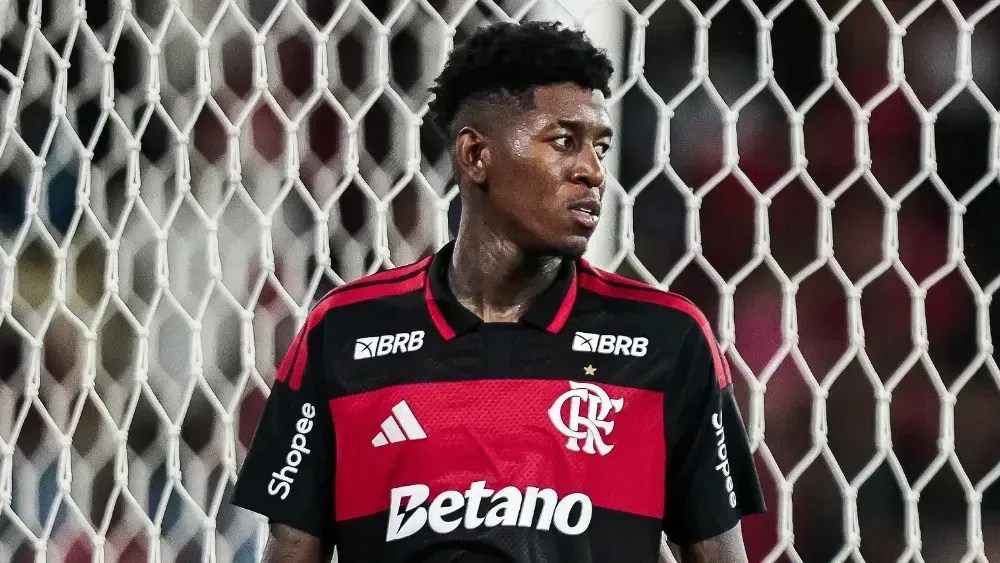 Vitão, zagueiro do Flamengo, na estreia, contra o Vasco, no Maracanã