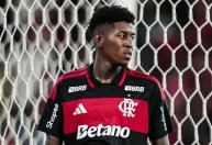 Vitão abre o jogo sobre estreia antecipada e disputa por vaga no Flamengo