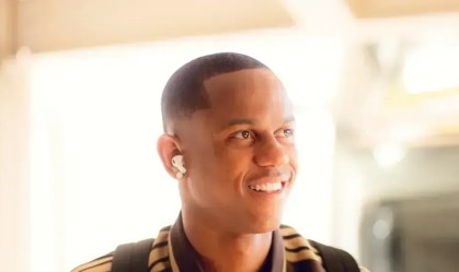 Wallace Yan começa entre os titulares