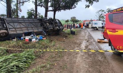 Ônibus que causou acidente com 6 mortos em MG não tinha licença para viajar